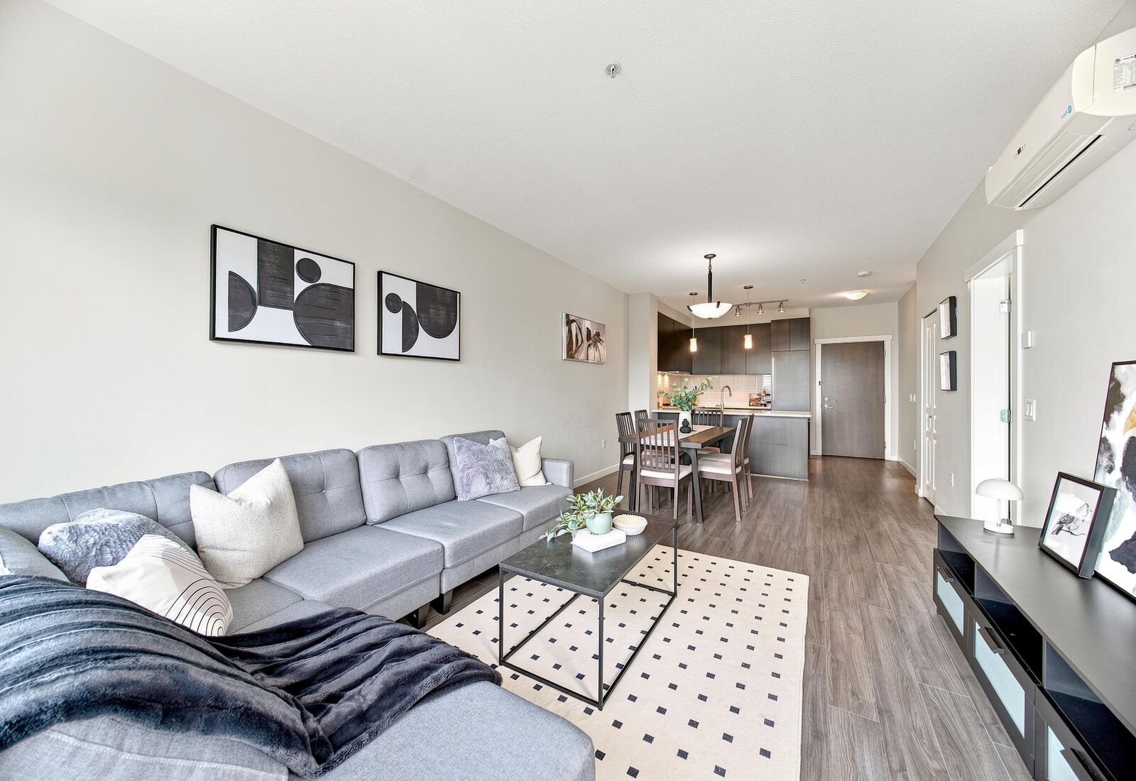 Property Photo: 9399 Alexandra Road 613 BC V6X 0L7