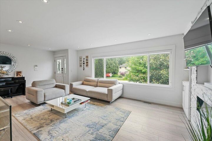 Property Photo: 23177 Willett Avenue BC V6V 3C6