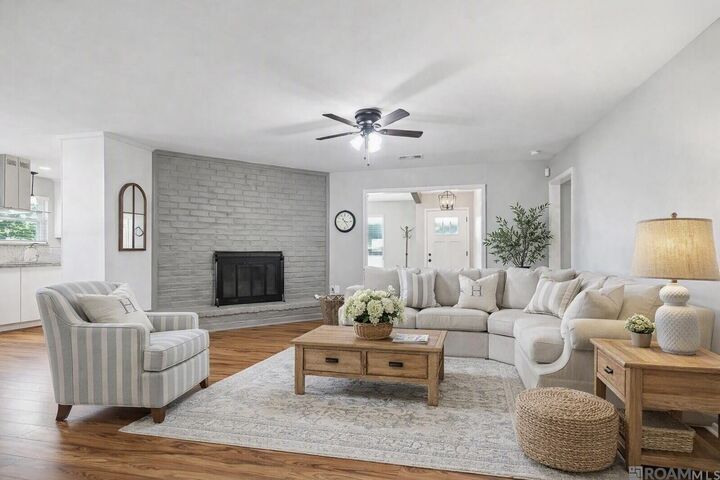Property Photo:  9866 Azrok Ave  LA 70809 
