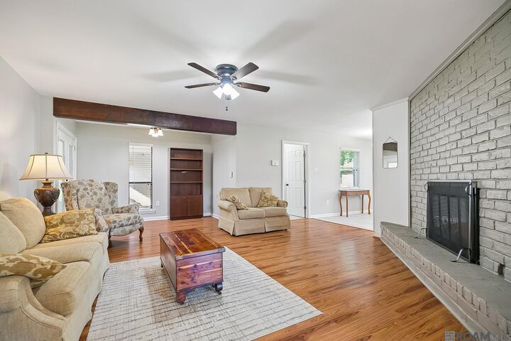 Property Photo:  9866 Azrok Ave  LA 70809 