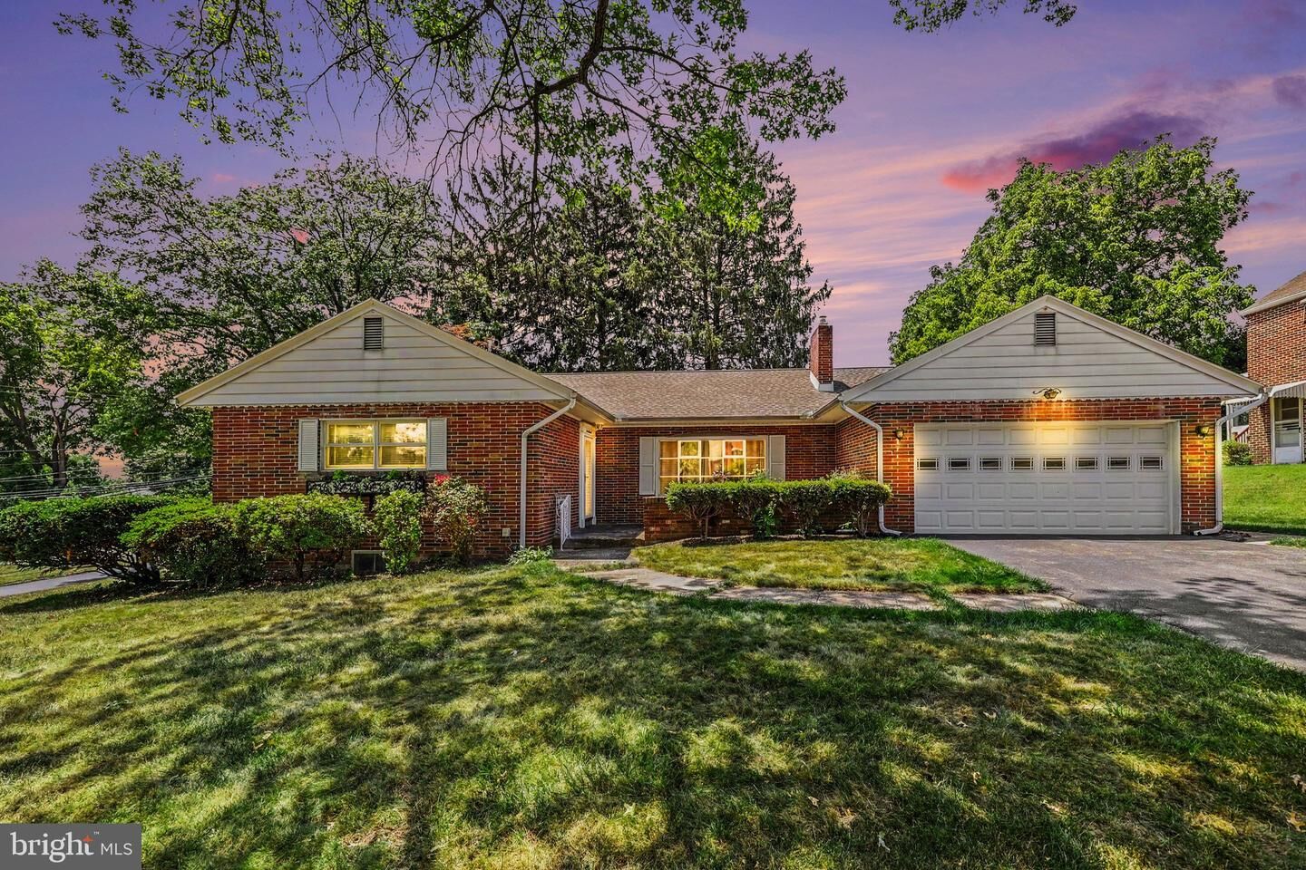 Property Photo: 400 Rosewood Lane PA 17111