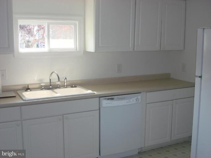 Property Photo: 17813 Willow Road VA 22026