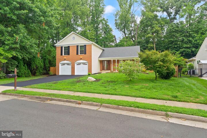 Property Photo:  6390 Phillip Court  VA 22152 