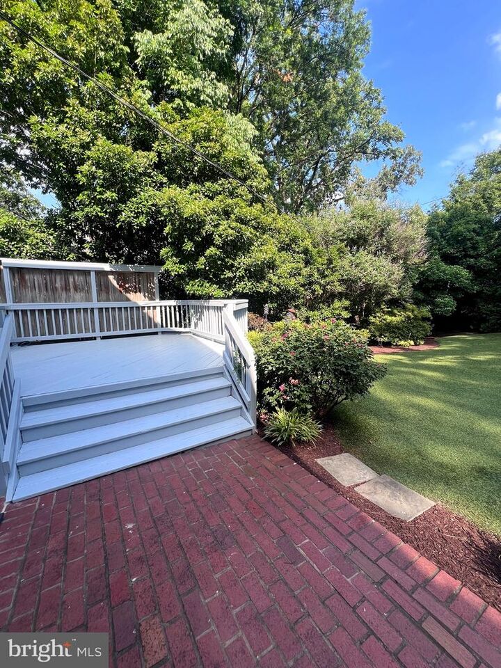 Property Photo:  432 Argyle Drive  VA 22305 