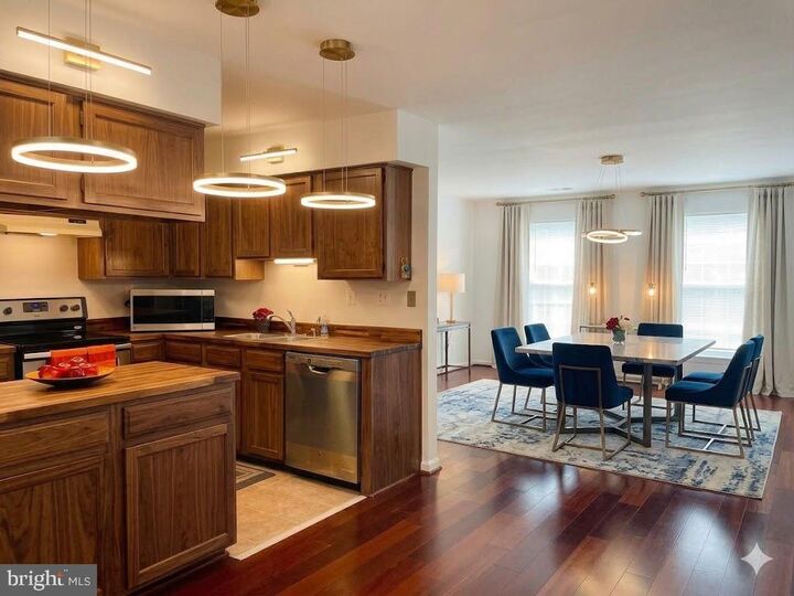 Property Photo:  10210 Ashbrooke Court A 21  VA 22124 