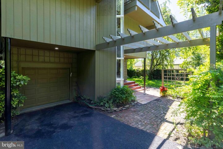 Property Photo: 206 River Road PA 19035