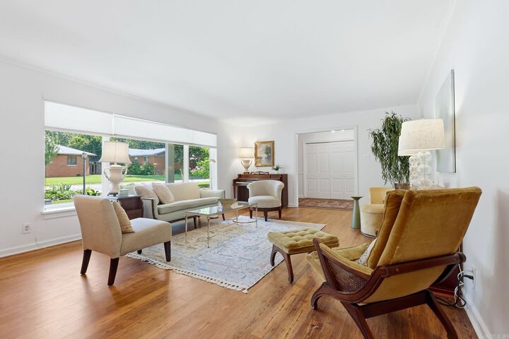 Property Photo: 7309 Woodside Lane AR 72205