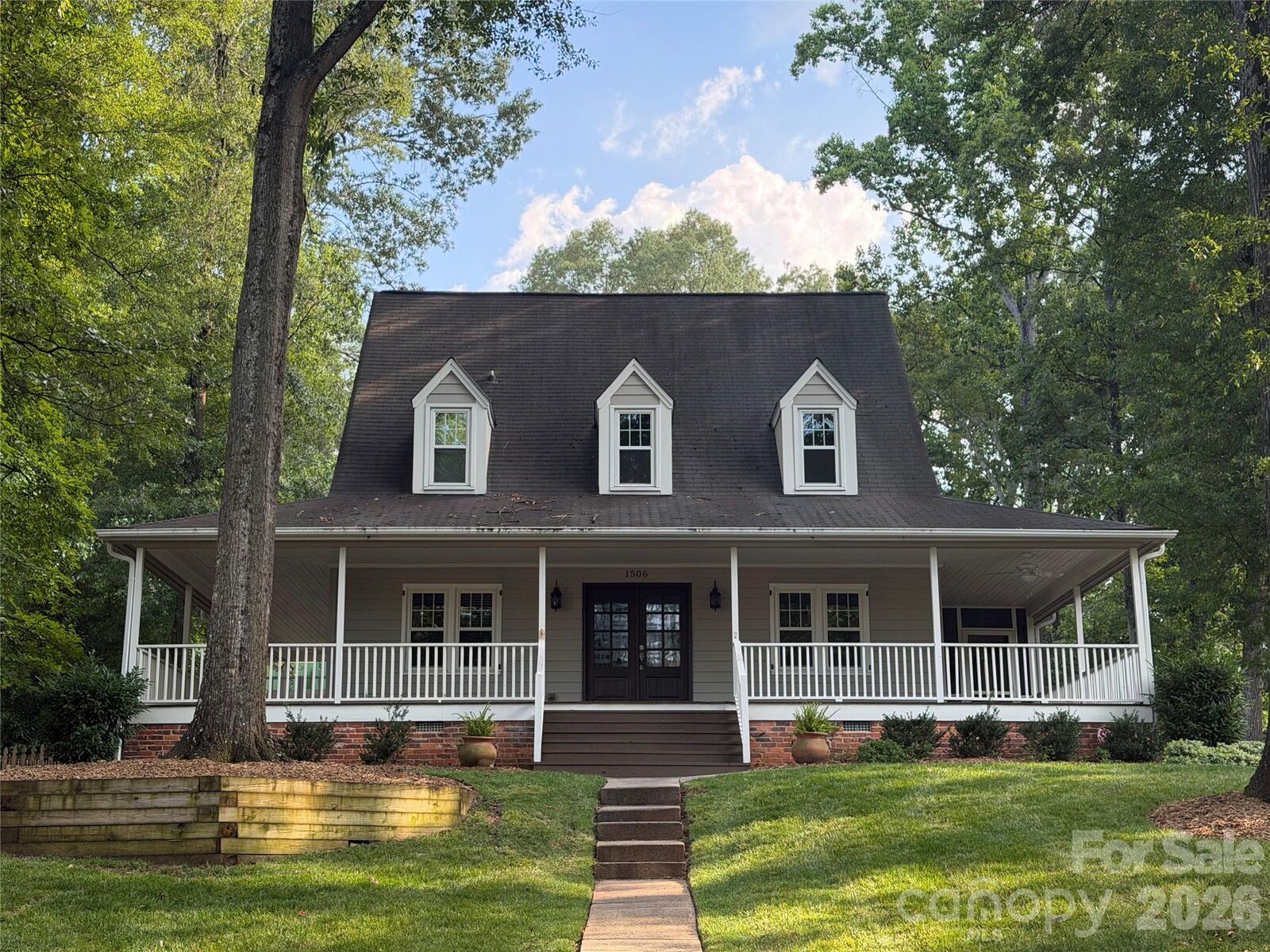 Property Photo:  1506 Wandering Way Drive  NC 28226 