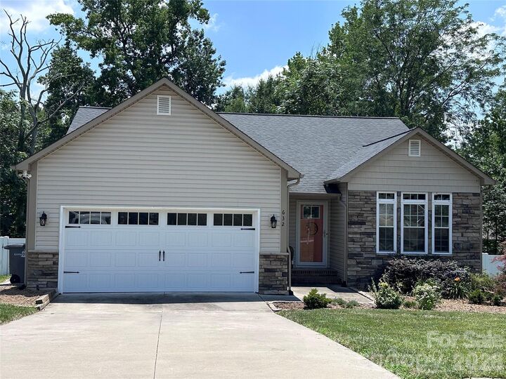 Property Photo:  632 Marigold Drive  NC 28083 