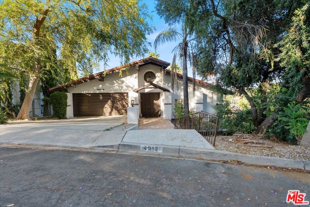 Property Photo:  4912 Llano Dr  CA 91364 