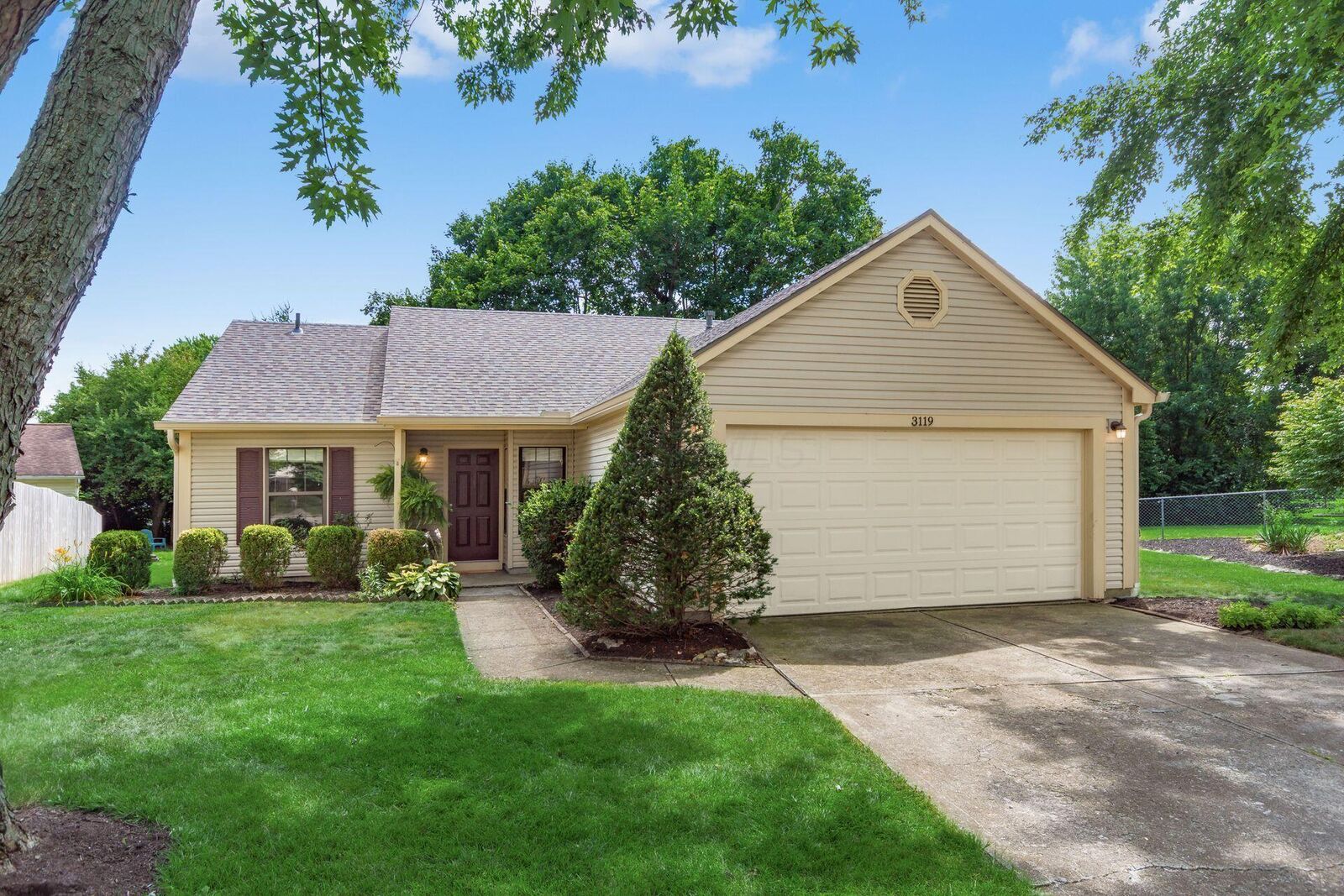 Property Photo:  3119 Tromley Court  OH 43017 