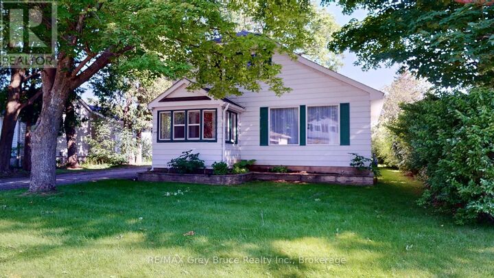 Property Photo: 621 11th Street West ON N4K 3T2