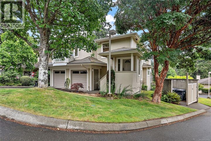 Property Photo:  850 Parklands Drive 8  BC V9A 7L9 
