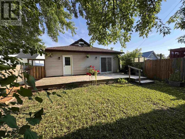 Property Photo: 32 Champlain St ON P6B 3T7