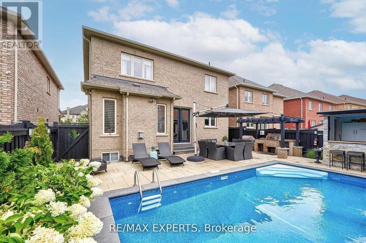 Property Photo: 265 Chatfield Drive North ON L4H 3R8
