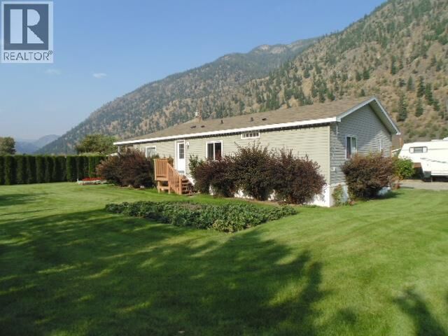 Property Photo: 1526 Main Street North BC V0X 1N6