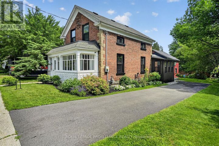 Property Photo:  346 Russell Street  ON K0E 1T0 
