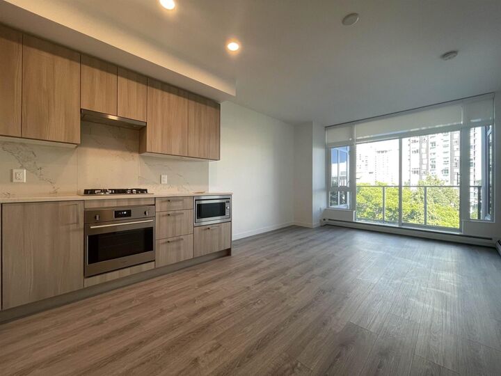 Property Photo:  13350 Central Avenue 509  BC V3T 0S1 