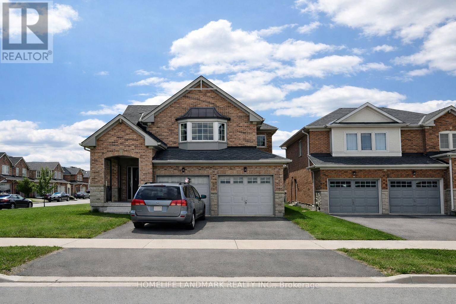 Property Photo:  152 Mavrinac Boulevard  ON L4G 0G6 