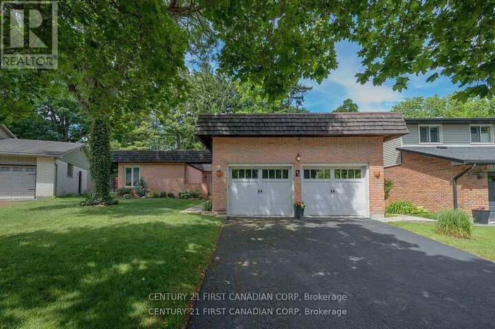 Property Photo: 43 Compton Crescent ON N6C 4E9