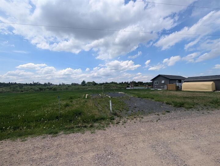 Property Photo: 4 Falcon West Drive MB R0E 0N0
