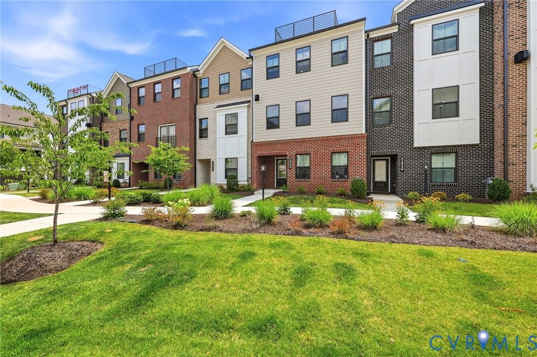 Property Photo: 15924 Misty Blue Alley VA 23113