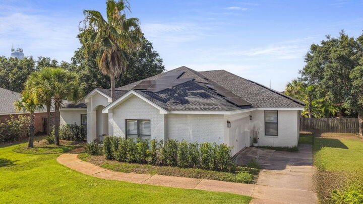 Property Photo:  1194 Jaguar Circle  FL 32563 