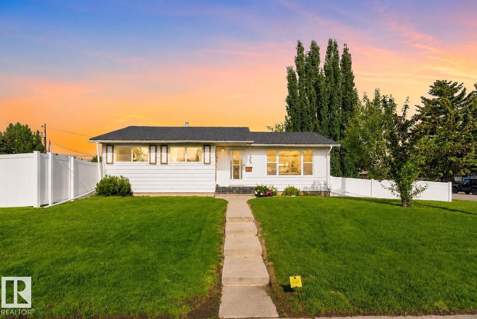 Property Photo:  7803 73 Street NW  AB T6B 1Z5 