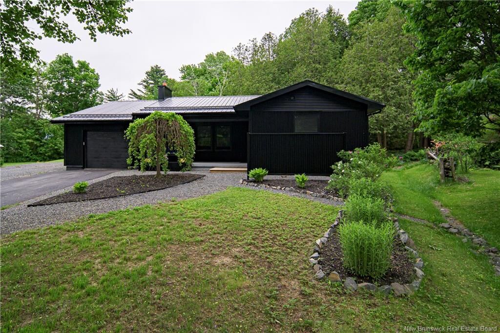 Property Photo: 34 Simcoe Court NB E3B 2W9