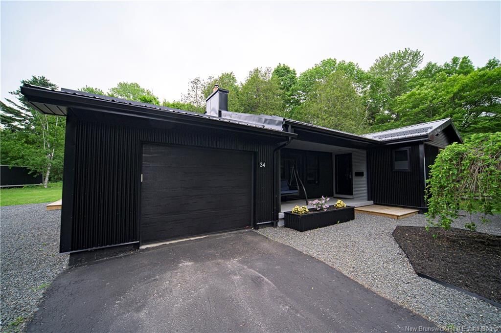 Property Photo: 34 Simcoe Court NB E3B 2W9
