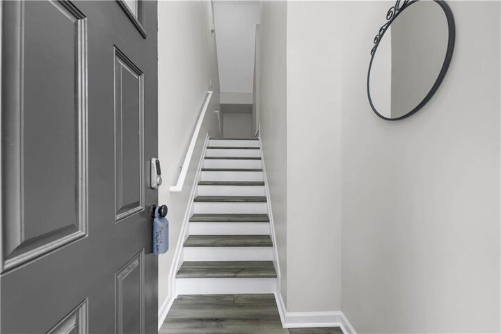 Property Photo: 1044 Liberty Parkway NW GA 30318