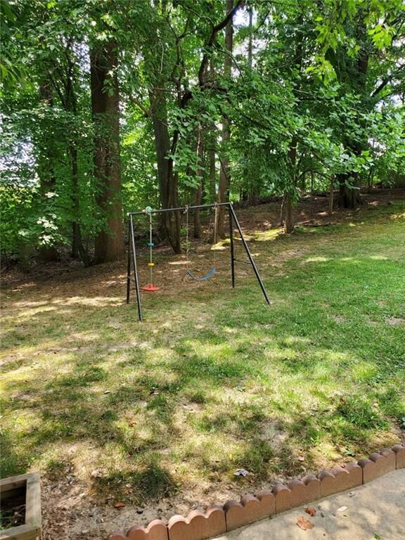 Property Photo:  1707 Silverdale Lane  GA 30122 