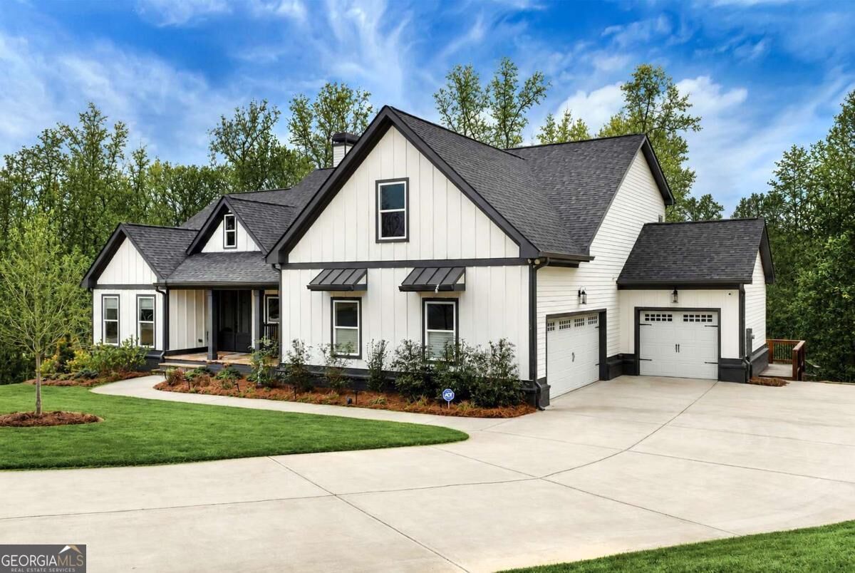 Property Photo: 6140 Crescent Moon Ridge GA 30041