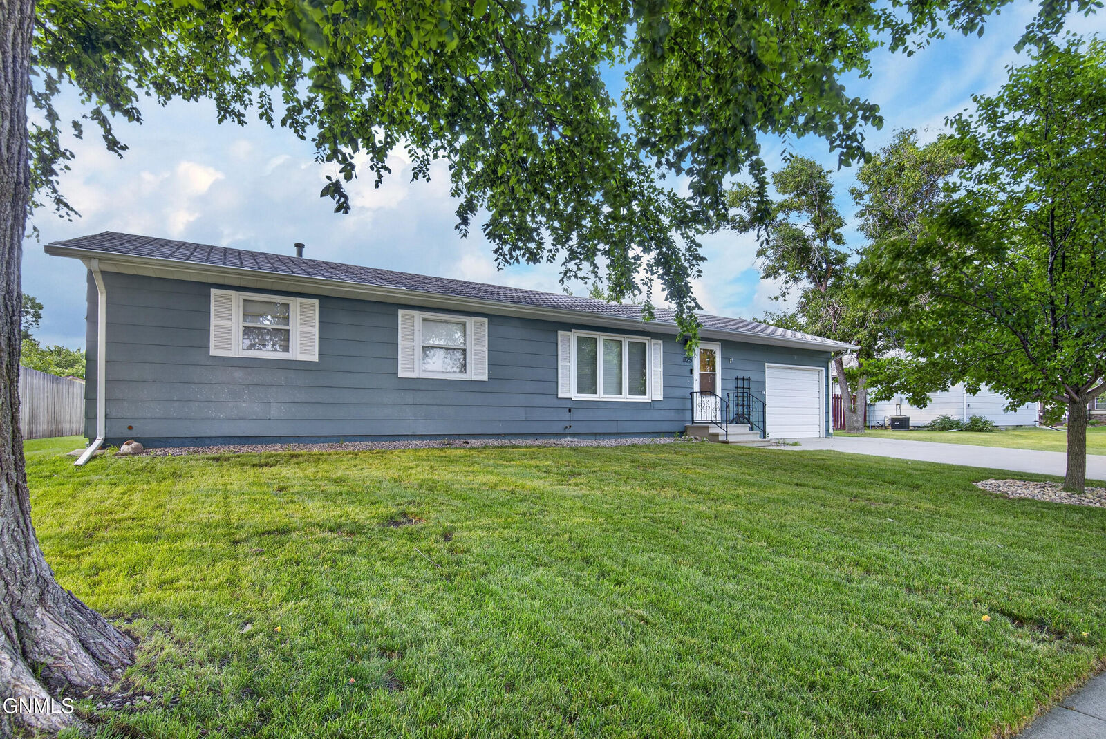 Property Photo: 825 16 1/2 Street NE ND 58401