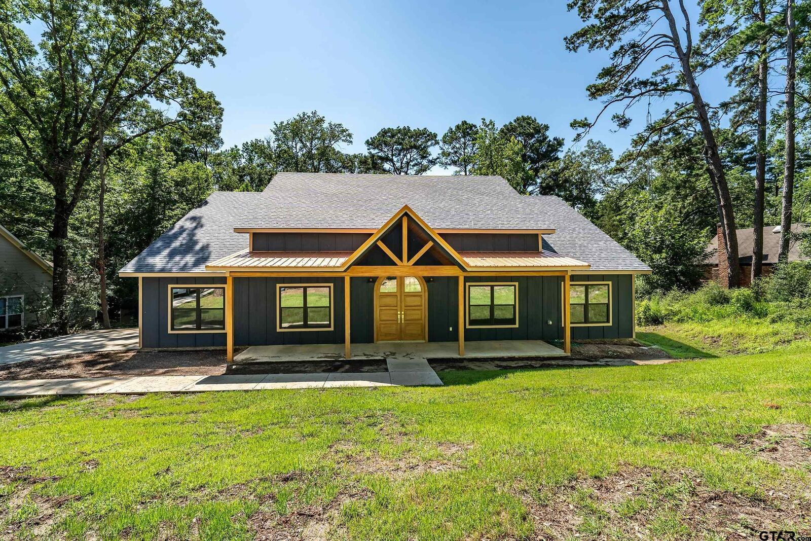 Property Photo:  2133 E Holly Trail  TX 75765 