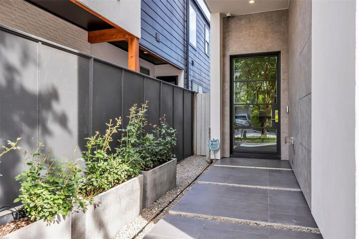 Property Photo: 1527 Vermont Street TX 77006
