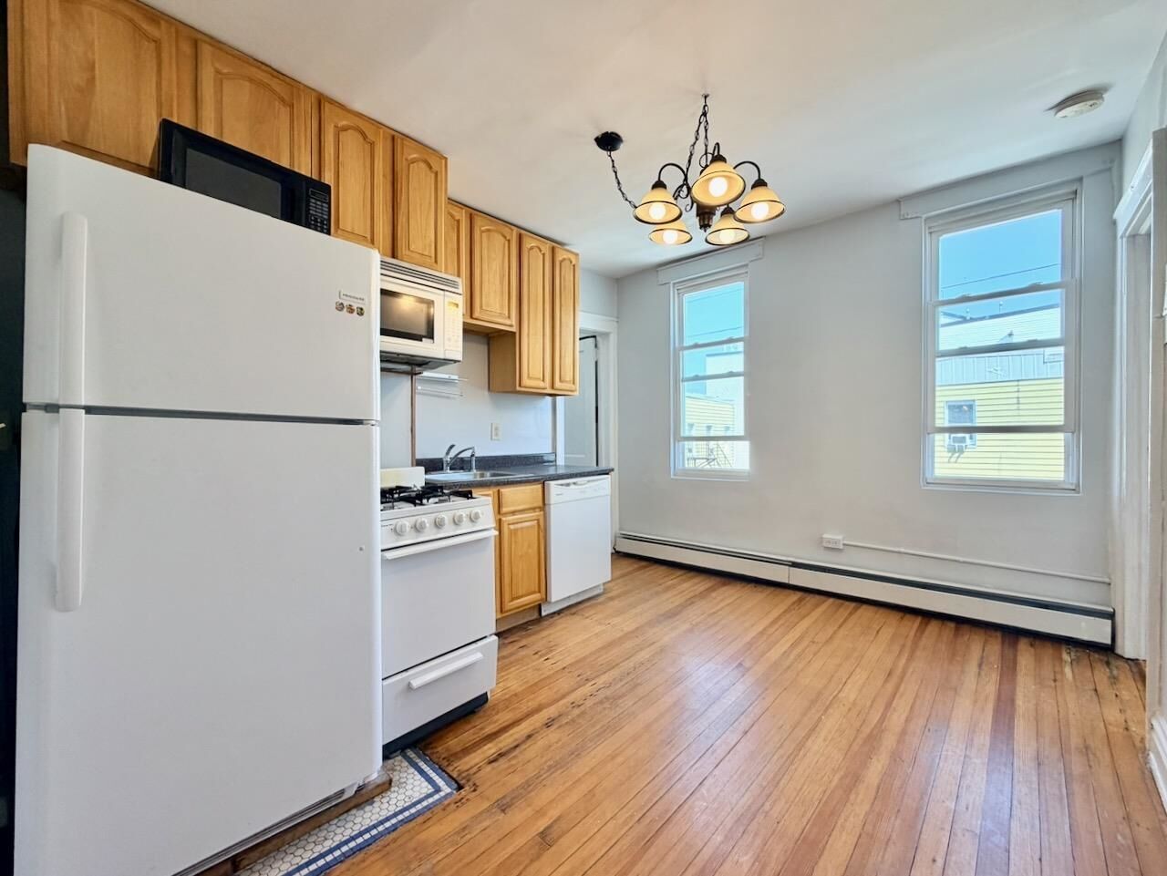 Property Photo: 409 Monmouth St 3 NJ 07302