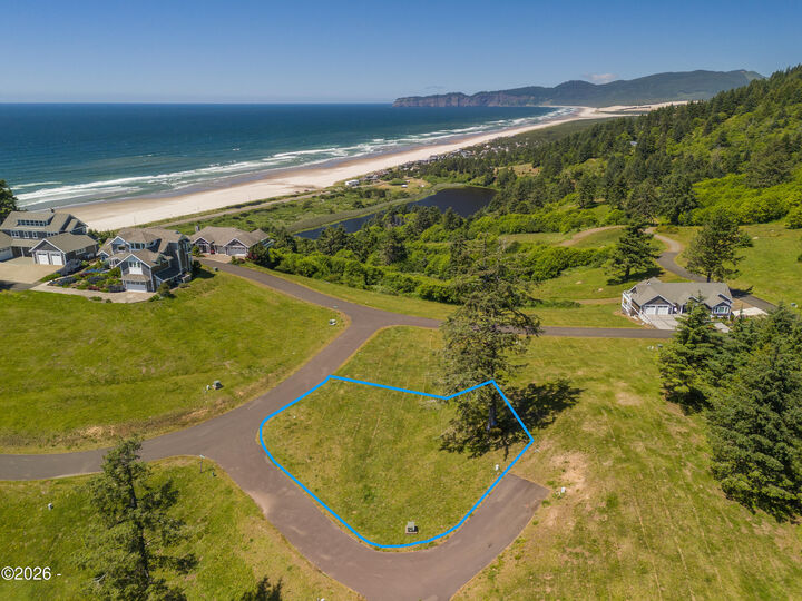 Property Photo: 6405 Southview Loop OR 97112