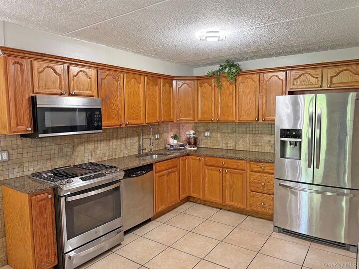 Property Photo: 66 Omni Parc Drive NY 10954