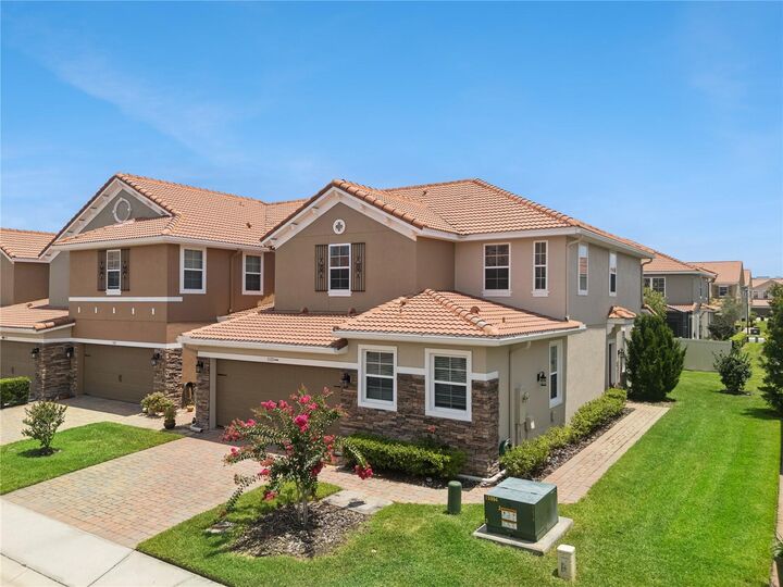 Property Photo: 5571 Siracusa Lane FL 32771