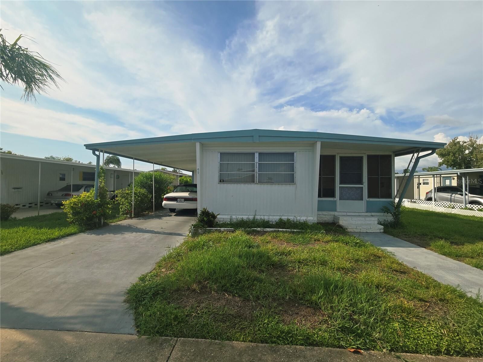 Property Photo:  49 Drury Lane  FL 34689 