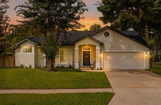 Property Photo:  427 Pendrey Drive  FL 32127 