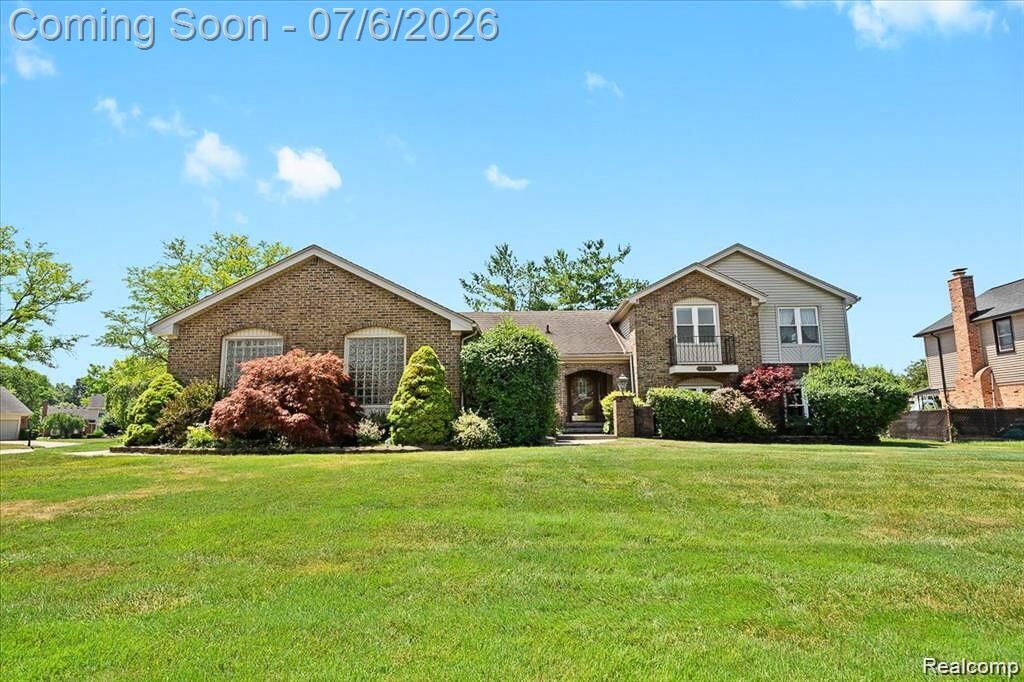Property Photo:  20213 Whitby Drive  MI 48152 1285 