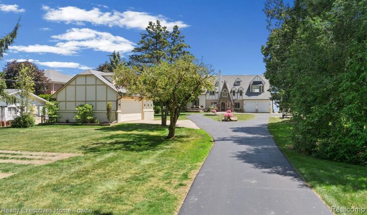 Property Photo: 8308 Lakeshore MI 48059