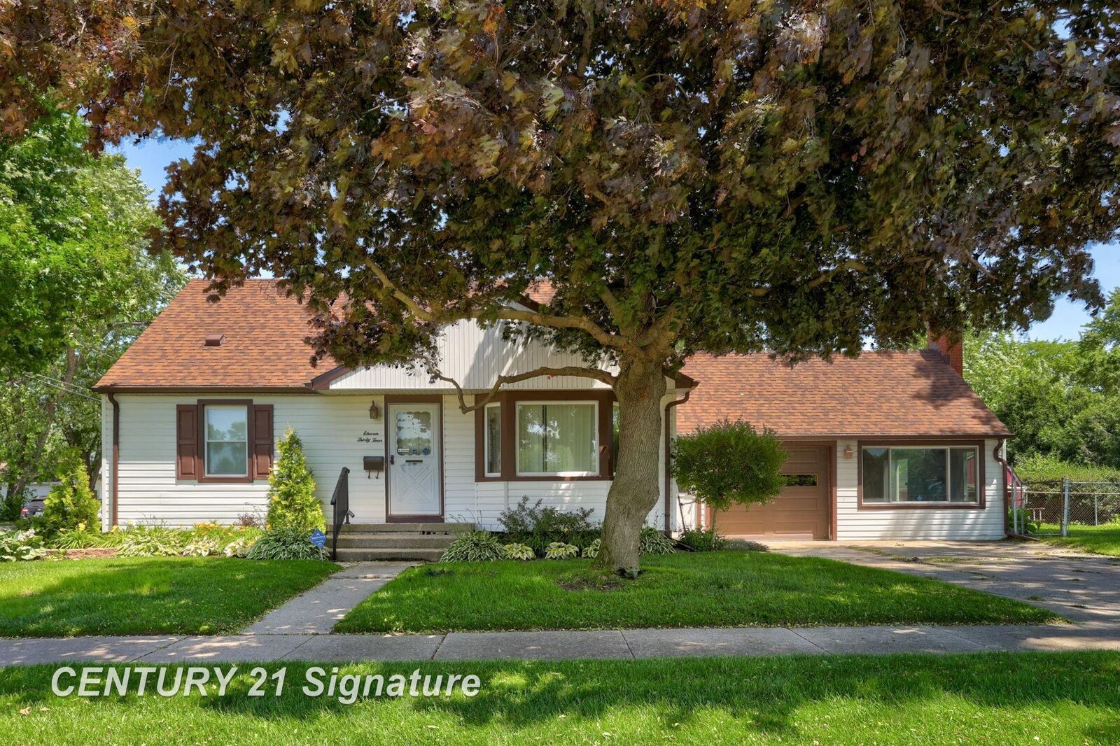 Property Photo: 1134 Sutton Street MI 48602