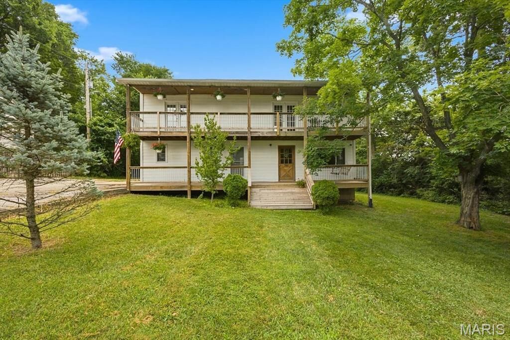 Property Photo: 814 Eureka Road MO 63025