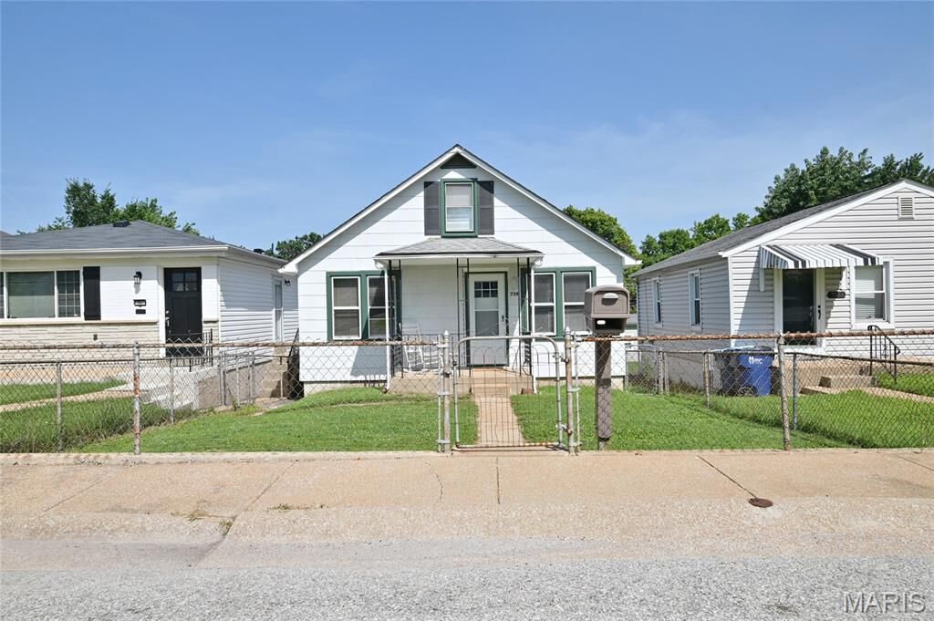 Property Photo:  759 Ruprecht Avenue  MO 63125 