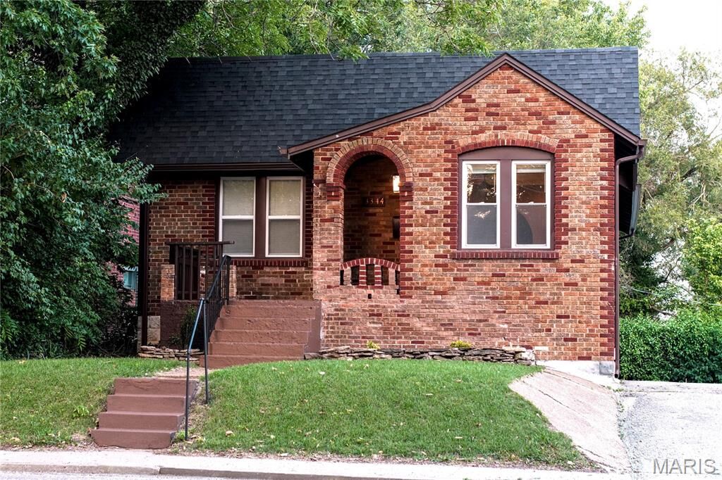 Property Photo: 3344 Lucas And Hunt Road MO 63121
