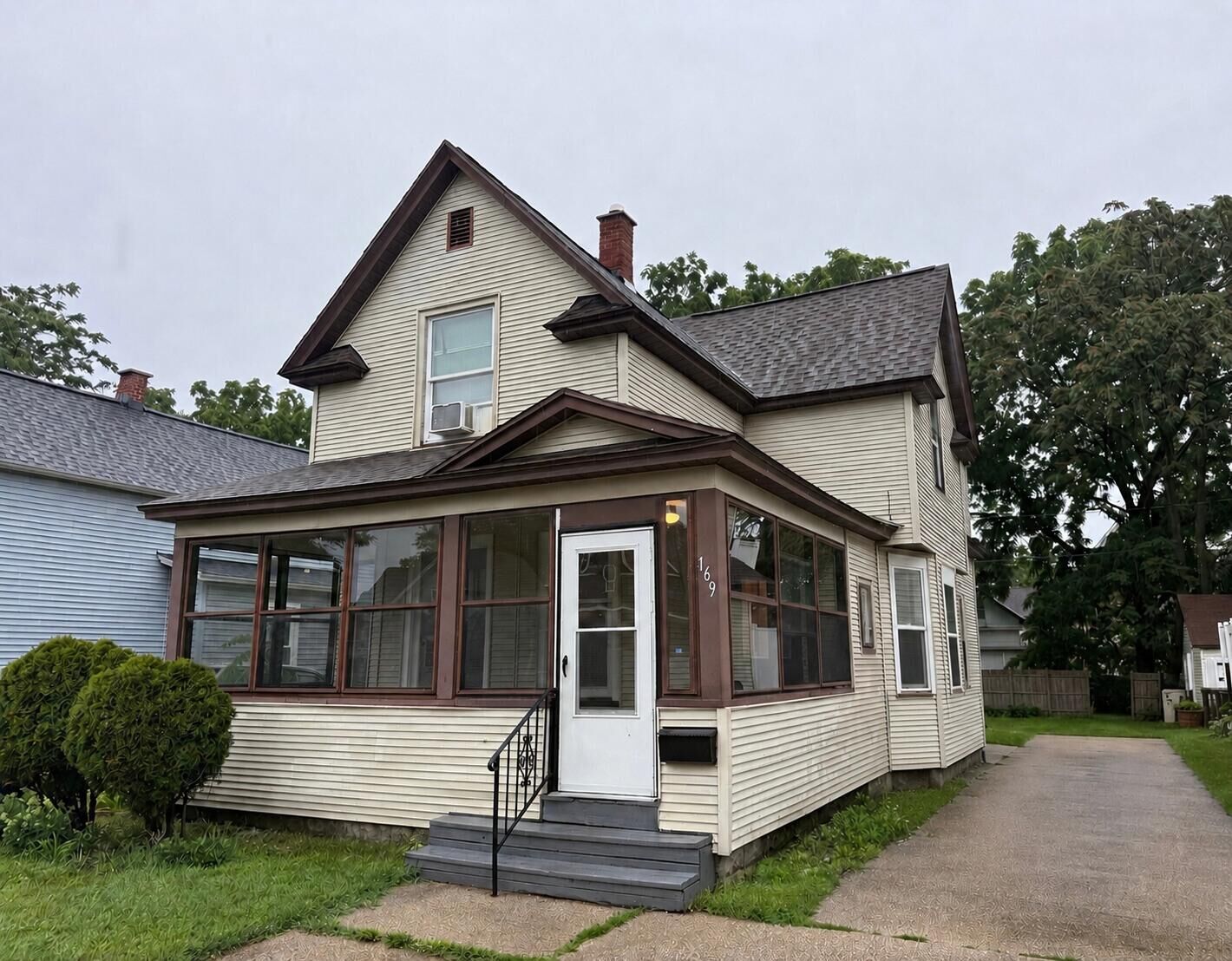 Property Photo: 169 W 17th Street MI 49423