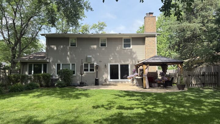 Property Photo: 625 Sapling Lane IL 60015